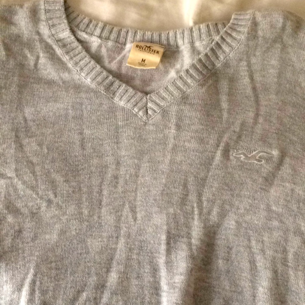 Hollister V-Neck Sweater Size Medium Men’s